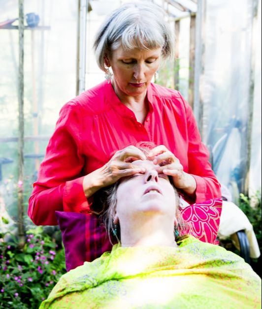 Indian Head Massage clears sinuses